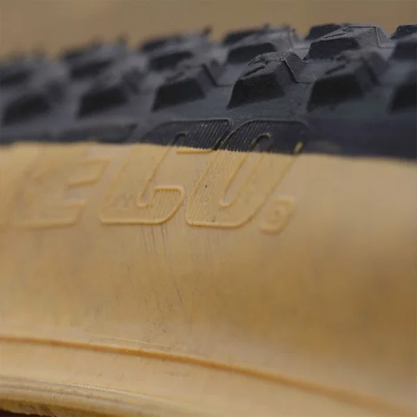 DMR DJ24 Dirt Jump and Street Wired Tyre in Skinwall 24 x 2.1 - Image 4