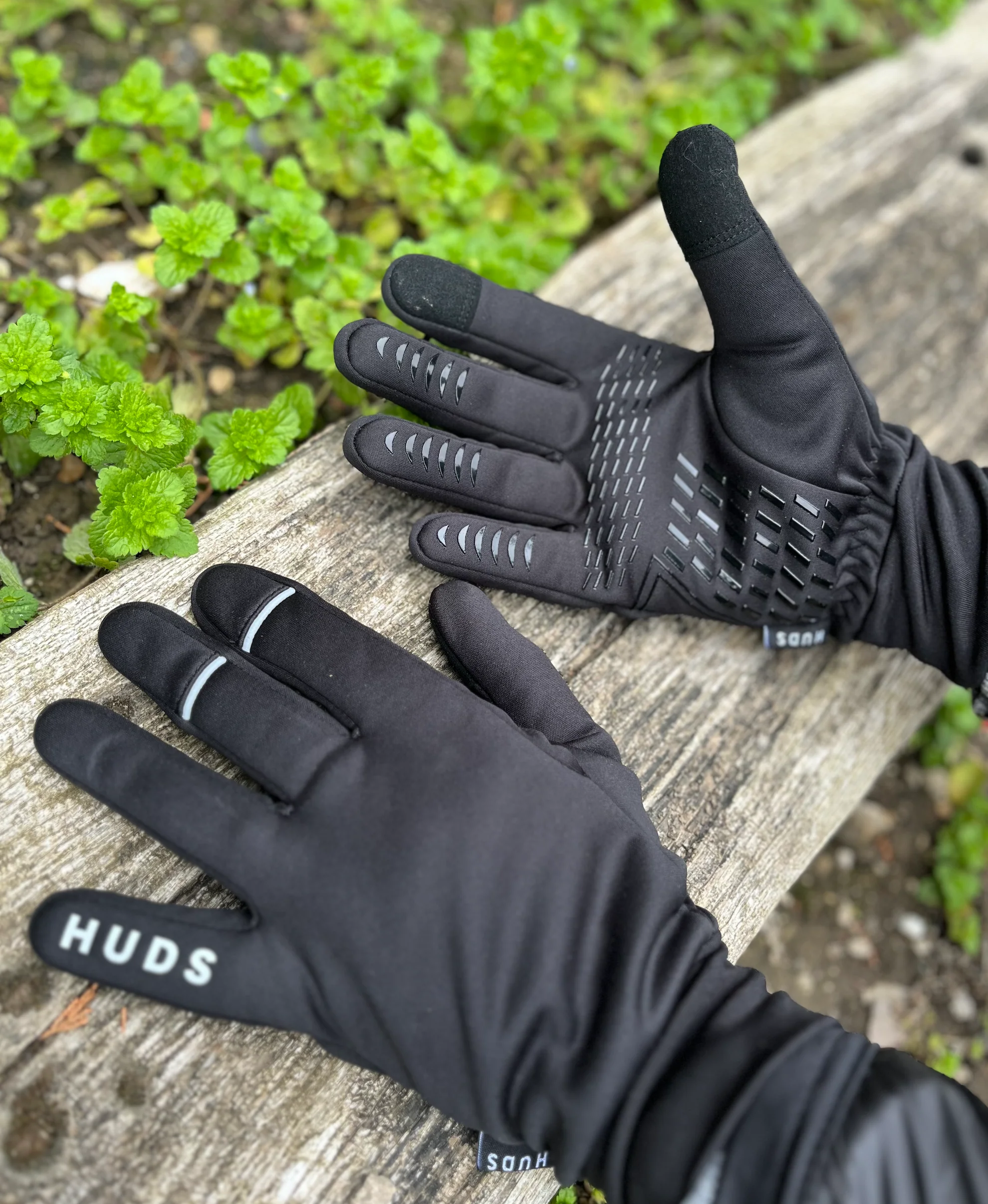 HUDS Water Resistant Cycling Winter Gloves In Black or Fluro Yellow - Image 12