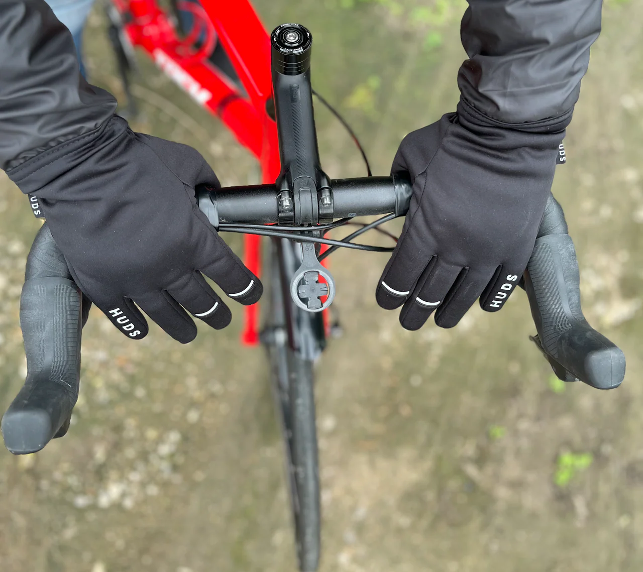HUDS Water Resistant Cycling Winter Gloves In Black or Fluro Yellow - Image 3