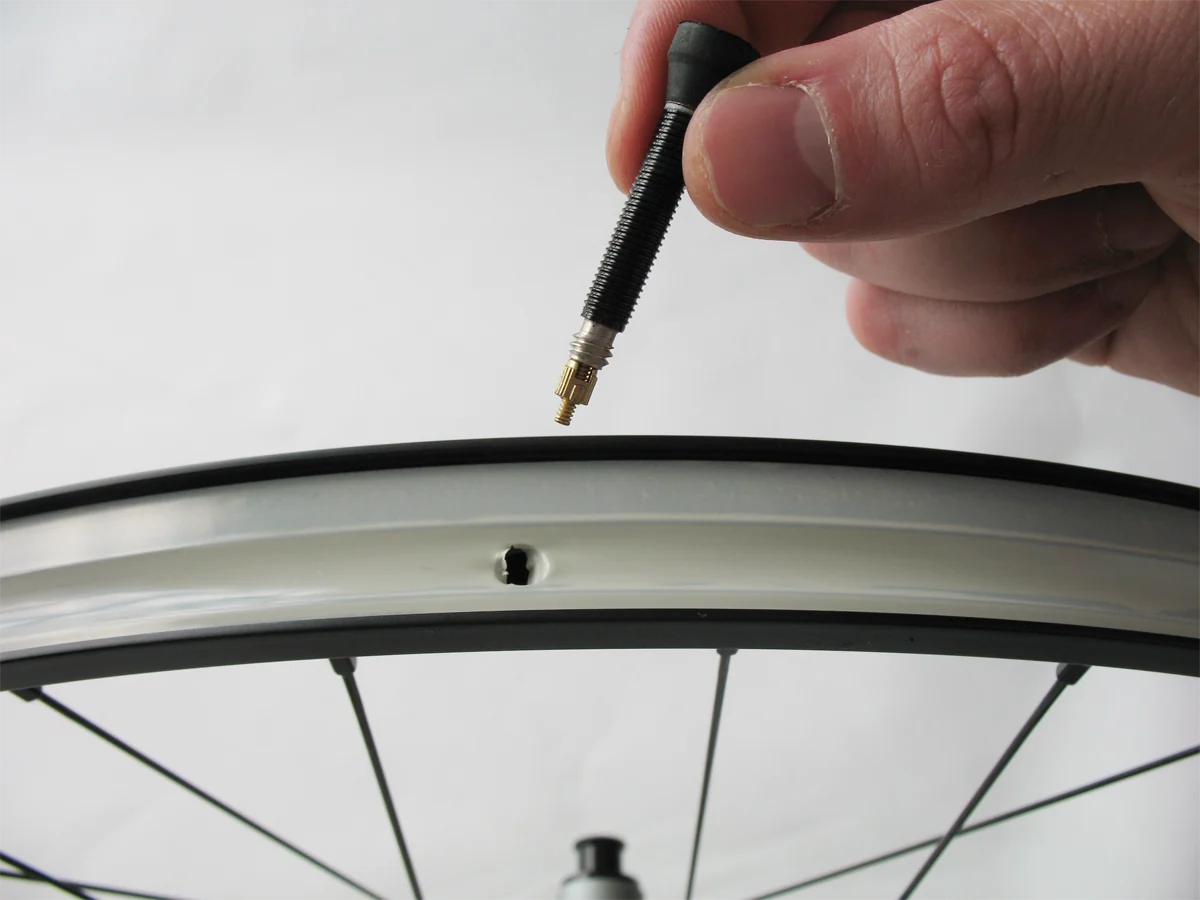 Var Tubeless 25mm Rim Tape - 33m Workshop Length - Image 6